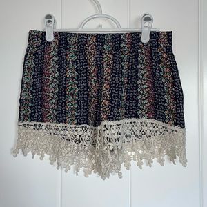 3/25$ 🛒 Boho Lightweight Crocheted Hem. Festival, Coastal. Paisley.
